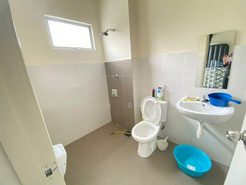 2-storey Terraced House for Sale in Alam Suria (Puncak Alam) - Shiqin Saidin - Bathroom - PropertyGuru.com.my