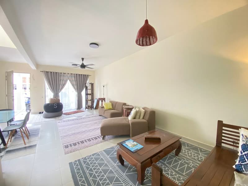 2-storey Terraced House for Sale in Alam Suria (Puncak Alam) - Shiqin Saidin - Living Room - PropertyGuru.com.my
