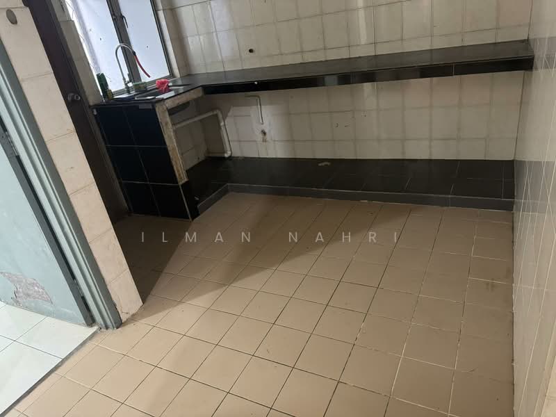 2.5-storey Terraced House for Rent in Seksyen 4 (Bangi) - Ilman Nahri - Kitchen - PropertyGuru.com.my