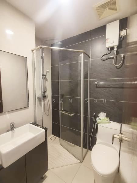 Condominium for Rent at Bay Laurel @ Country Garden Danga Bay - Jensen Goh - Bathroom - PropertyGuru.com.my