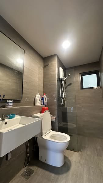Service Residence for Rent at Maya Bay Residences @ Gamuda Cove - Mohd Affyzan Ismail - Bathroom - PropertyGuru.com.my