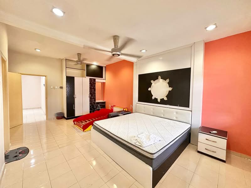 2-storey Terraced House for Sale in Bandar Saujana Putra (Tanjong Duabelas) - Ilman Nahri - Bedroom - PropertyGuru.com.my