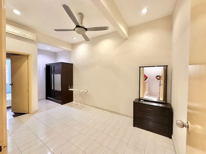 2-storey Terraced House for Sale in Bandar Saujana Putra (Tanjong Duabelas) - Ilman Nahri - Bedroom - PropertyGuru.com.my