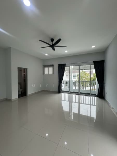 2-storey Terraced House for Rent in Bandar Rimbayu (Telok Panglima Garang) - Miki You - Living Room - PropertyGuru.com.my