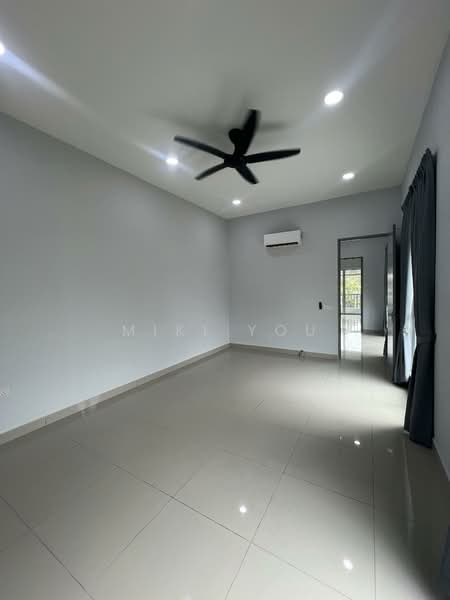 2-storey Terraced House for Rent in Bandar Rimbayu (Telok Panglima Garang) - Miki You - Living Room - PropertyGuru.com.my