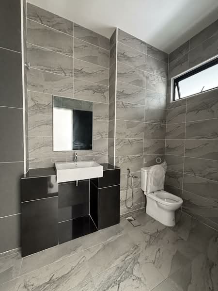 Cluster House for Sale in Taman Mount Austin (Tebrau) - Gerard Lo - Bathroom - PropertyGuru.com.my