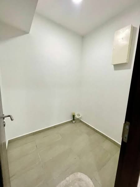 For Rent - Molek Pine 3