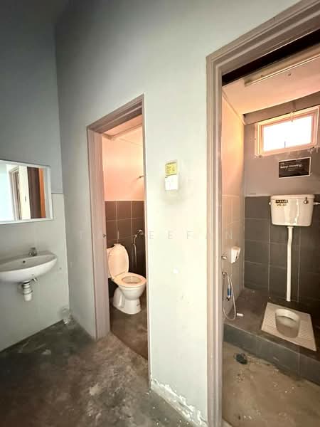 Shop for Rent in Taman Universiti (Skudai) - Tai Eefan - Bathroom - PropertyGuru.com.my