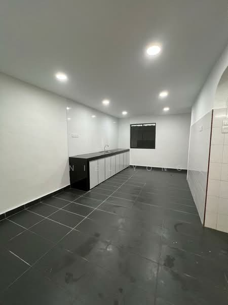 Taman Johor Jaya untuk Untuk Dijual - RM 428,000, Mac 2026 - Kitchen - PropertyGuru.com.my