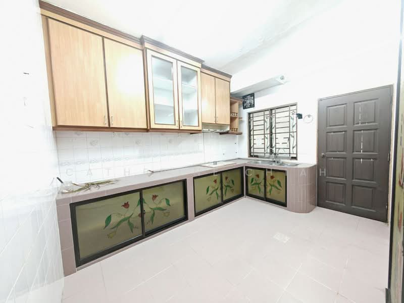 Taman Tan Sri Yaacob untuk Untuk Dijual - RM 458,000, Mac 2026 - Kitchen - PropertyGuru.com.my