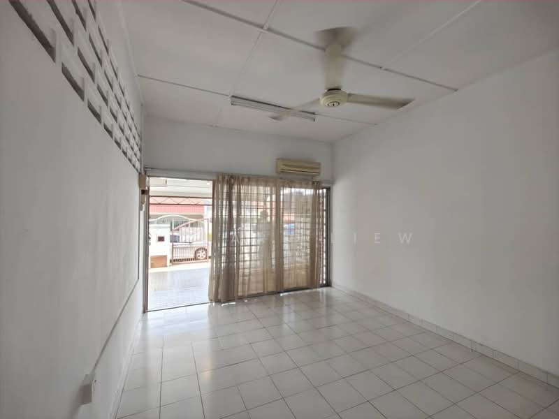 1-storey Terraced House for Sale in SS4 (Petaling Jaya) - Richard Liew - Living Room - PropertyGuru.com.my