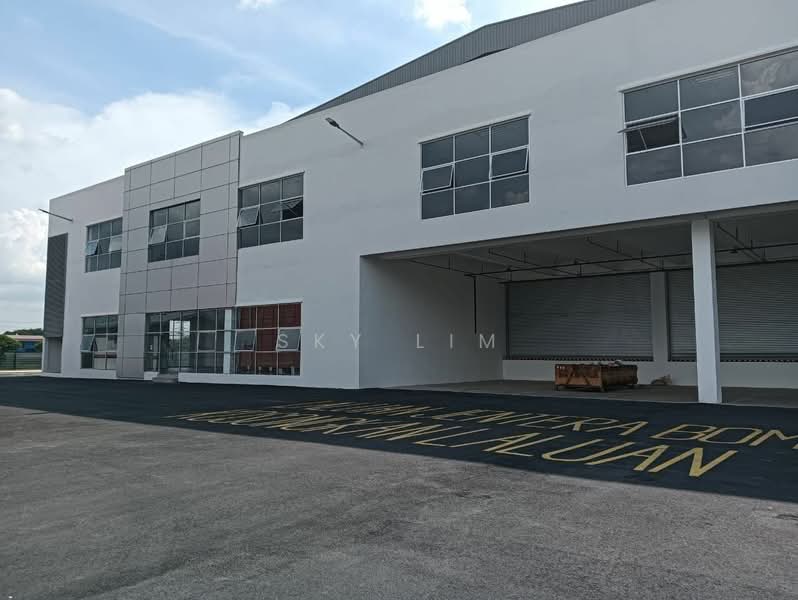 Warehouse for Rent in Kampung Jalan Kebun (Shah Alam) - Sky Lim - Exterior - PropertyGuru.com.my