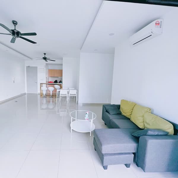 Austin Regency (Pangsapuri Austin Perdana) untuk Untuk Dijual - RM 588,000, Mac 2026 - Living Room - PropertyGuru.com.my