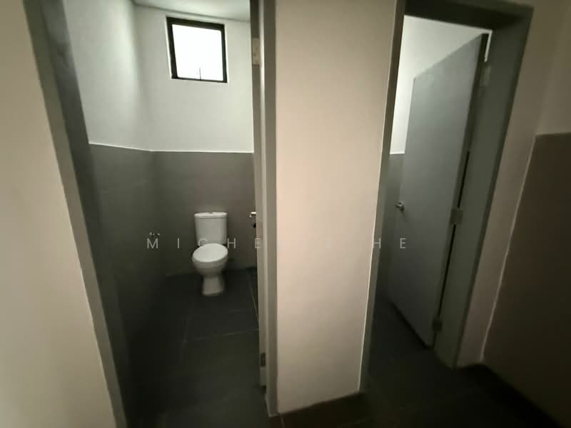 Shop / Office for Sale in Austin Crest (Johor Bahru) - Michelle He - Bathroom - PropertyGuru.com.my