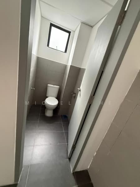 Shop / Office for Sale in Austin Crest (Johor Bahru) - Michelle He - Bathroom - PropertyGuru.com.my