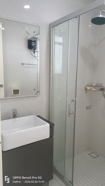 Bay Point @ Country Garden Danga Bay untuk Untuk Disewa - RM 2,400 /bulan, Mac 2026 - Bathroom - PropertyGuru.com.my