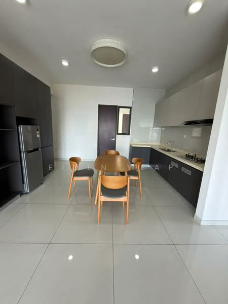 Kings Bay @ Country Garden Danga Bay untuk Untuk Disewa - RM 3,300 /bulan, Mac 2026 - Kitchen - PropertyGuru.com.my