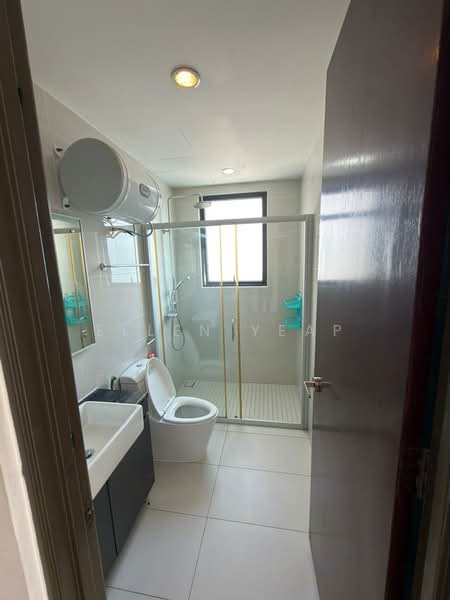 Kings Bay @ Country Garden Danga Bay untuk Untuk Disewa - RM 3,300 /bulan, Mac 2026 - Bathroom - PropertyGuru.com.my