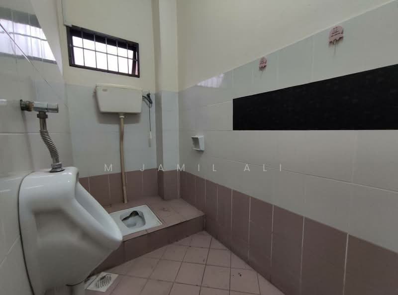 Shop / Office for Rent in Alam Damai (Cheras) - M Jamil Ali - Bathroom - PropertyGuru.com.my