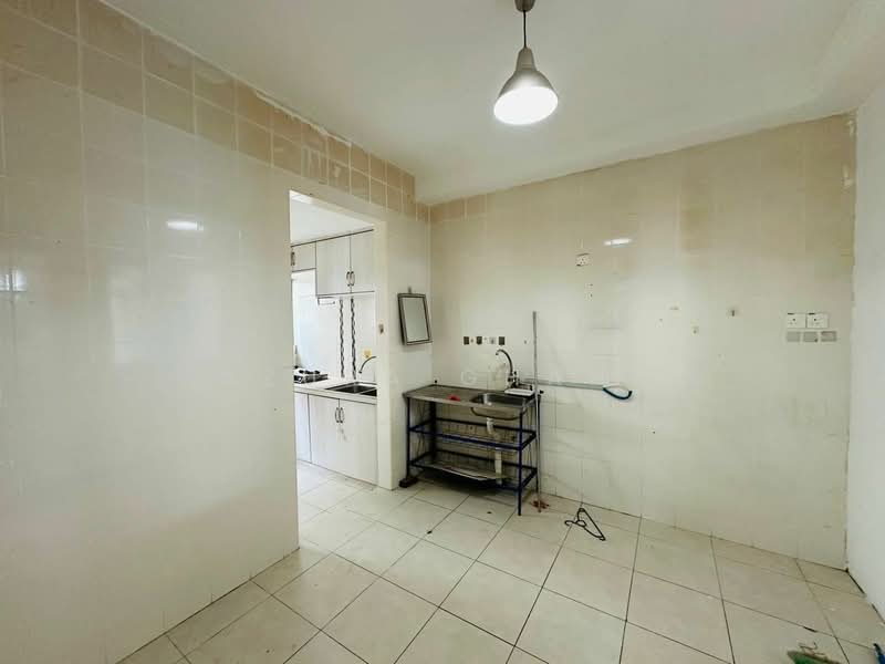 3-storey Terraced House for Sale in Butterworth (Penang) - Azura Ghani - Kitchen - PropertyGuru.com.my