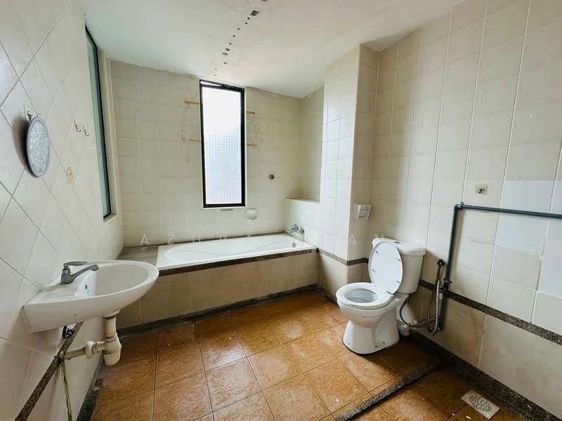 3-storey Terraced House for Sale in Butterworth (Penang) - Azura Ghani - Bathroom - PropertyGuru.com.my