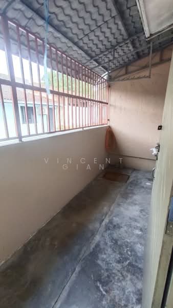 1-storey Terraced House for Rent in Taman Molek (Johor Bahru) - Vincent Gian - Balcony - PropertyGuru.com.my