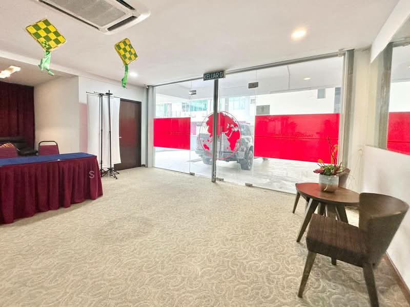 Shop / Office for Sale in Taman Nirwana (Ampang) - Shiqin Saidin - Entrance - PropertyGuru.com.my