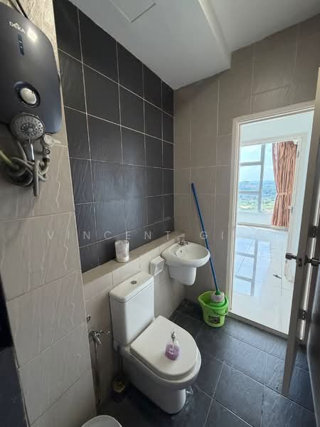 Apartment for Rent at D'Rich Executive Suites - Vincent Gian - Bathroom - PropertyGuru.com.my