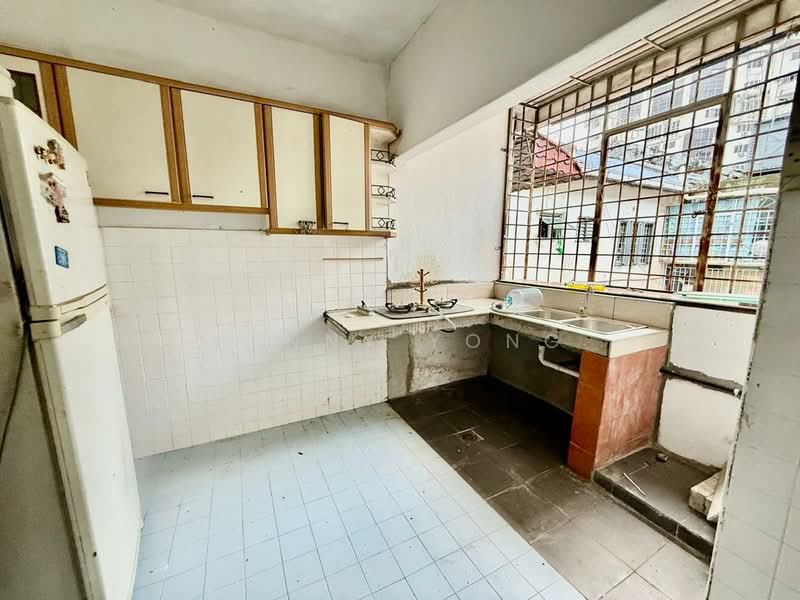 Apartment for Sale at The Astaria - Penny Yong - Kitchen - PropertyGuru.com.my