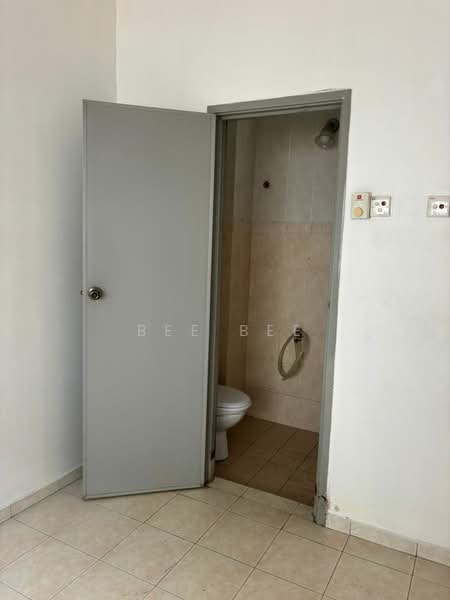 Apartment for Rent at Taman Tampoi Indah - Bee Bee - Bathroom - PropertyGuru.com.my