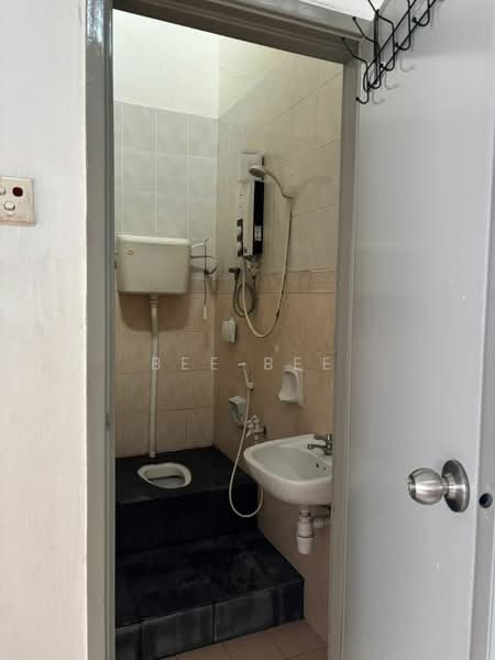 Apartment for Rent at Taman Tampoi Indah - Bee Bee - Bathroom - PropertyGuru.com.my