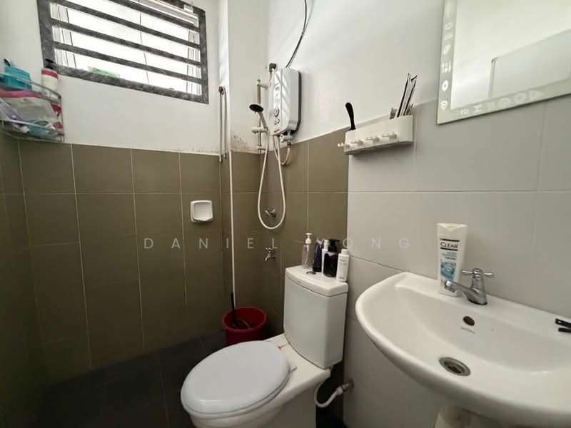 2-storey Terraced House for Sale in Setia Tropika (Johor Bahru) - Daniel Yong - Bathroom - PropertyGuru.com.my