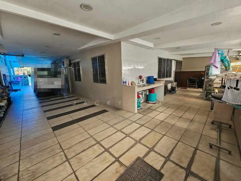 Semi-Detached House for Sale in Kota Kinabalu (Sabah) - Jacky Lai - Car Park - PropertyGuru.com.my