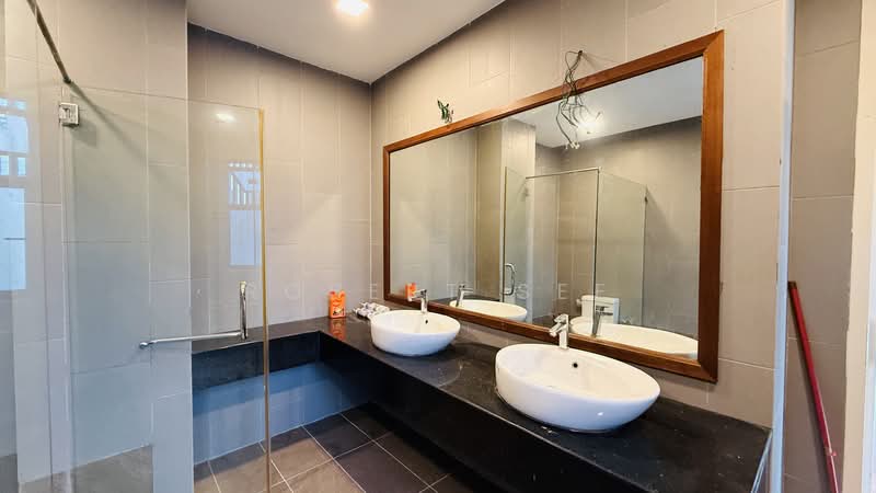 Link Bungalow for Sale in Setia Alam (Selangor) - Robert See - Bathroom - PropertyGuru.com.my