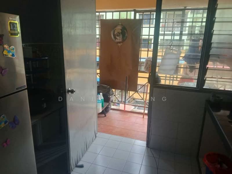 Apartment for Sale at Lily & Jasmine Apartment - Daniel Yong - Kitchen - PropertyGuru.com.my