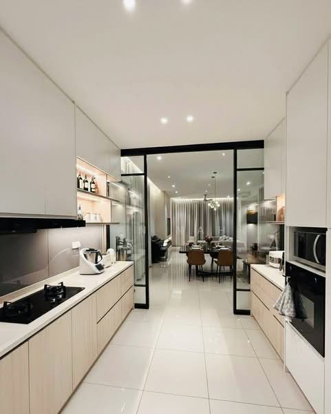 Sejati Lakeside @ Cyberjaya untuk Untuk Dijual - RM 1,380,000, Mac 2026 - Kitchen - PropertyGuru.com.my