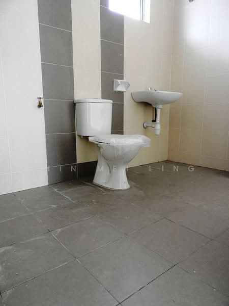 Rumah Teres 2 Tingkat untuk Dijual di Lavender Heights (Senawang) - Chin Mei Ling - Bathroom - PropertyGuru.com.my