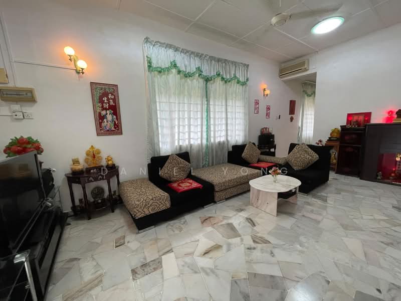 1-storey Terraced House for Sale in Johor Bahru (Johor) - Daniel Yong - Living Room - PropertyGuru.com.my