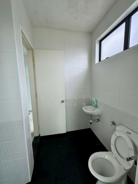 2-storey Terraced House for Sale in Taman Kota Masai (Pasir Gudang) - Ong Lih Shyan - Bathroom - PropertyGuru.com.my