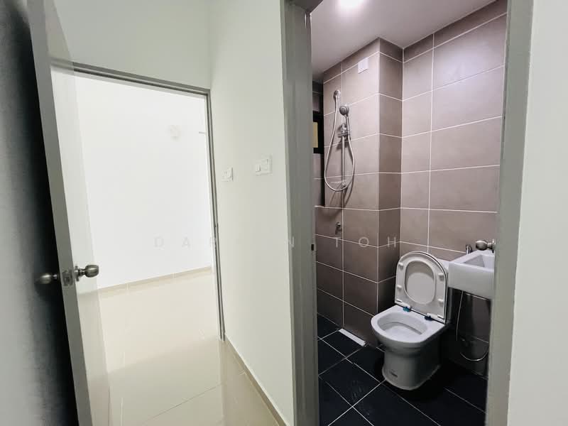 The Louvre @ Country Heights untuk Untuk Disewa - RM 1,700 /bulan, Mac 2026 - Bathroom - PropertyGuru.com.my