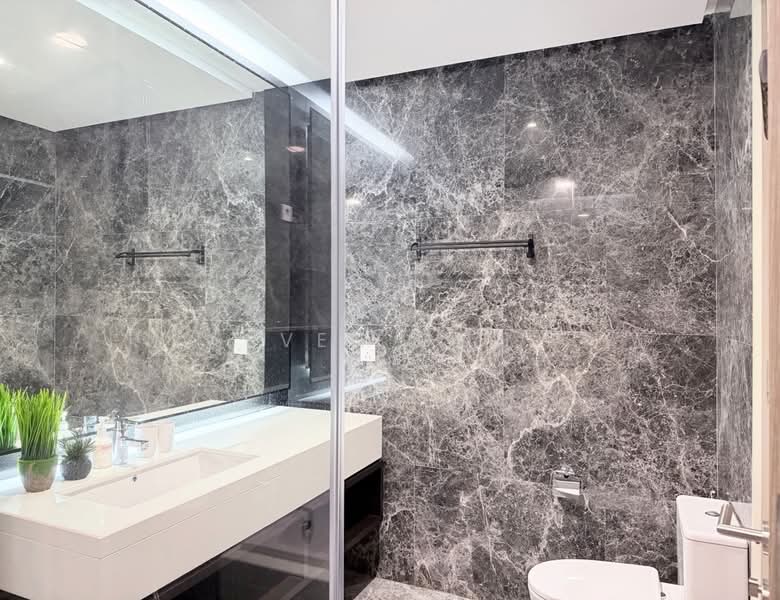 Service Residence for Rent at Straits Residences - Even Goh - Master Bathroom - PropertyGuru.com.my