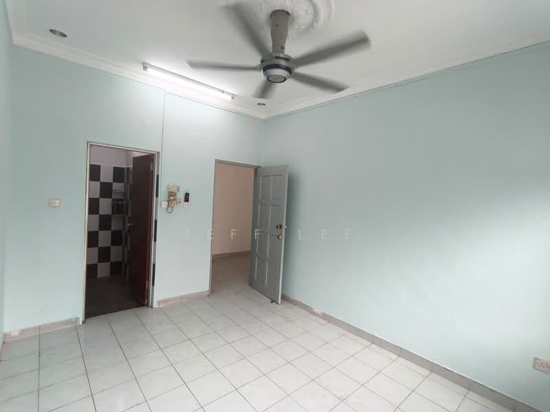 1-storey Terraced House for Sale in Taman Perling (Perling) - Jeff Lee - Interior - PropertyGuru.com.my