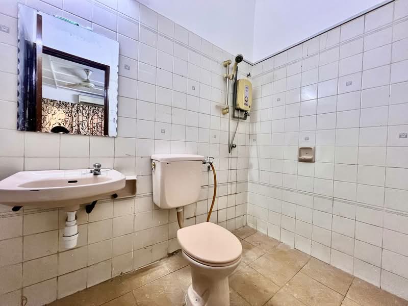 USJ 2 untuk Untuk Dijual - RM 659,000, Mac 2026 - Bathroom - PropertyGuru.com.my
