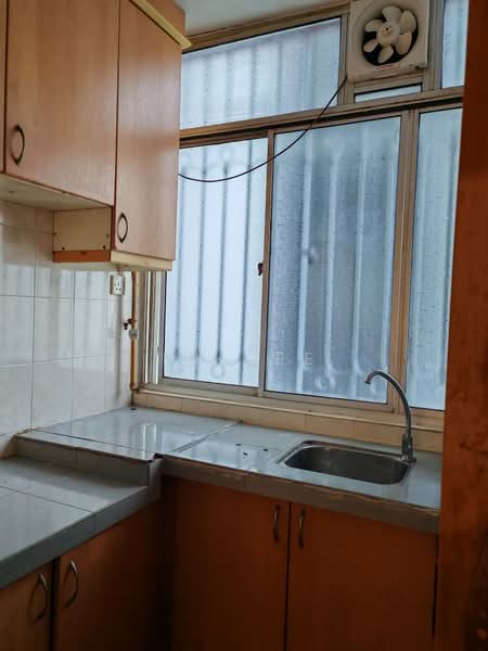 Amadesa Resort Condominium untuk Untuk Dijual - RM 350,000, Mac 2026 - Kitchen - PropertyGuru.com.my