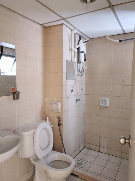 Amadesa Resort Condominium untuk Untuk Dijual - RM 350,000, Mac 2026 - Bathroom - PropertyGuru.com.my