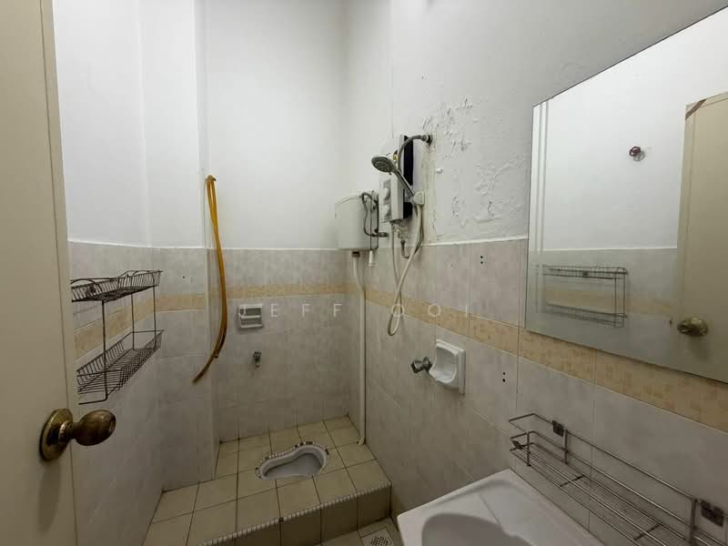 1-storey Terraced House for Rent in Iskandar Puteri (Nusajaya) (Johor) - Jeff Ooi - Bathroom - PropertyGuru.com.my