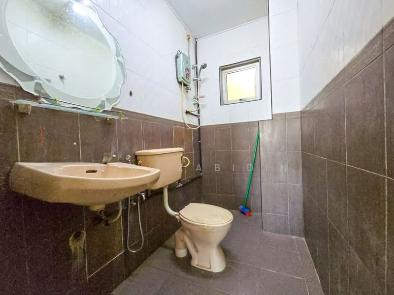 Apartment for Sale at Pangsapuri Indah Mas - Azri Zabidin - Bathroom - PropertyGuru.com.my