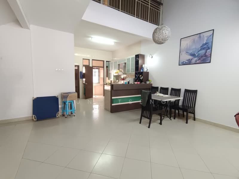 3-storey Terraced House for Sale in Bandar Putra (Kulai) - June Tseng - Living Room - PropertyGuru.com.my