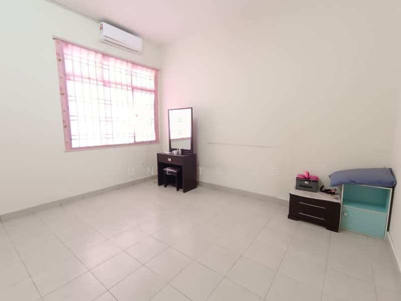 3-storey Terraced House for Sale in Bandar Putra (Kulai) - June Tseng - Bedroom - PropertyGuru.com.my