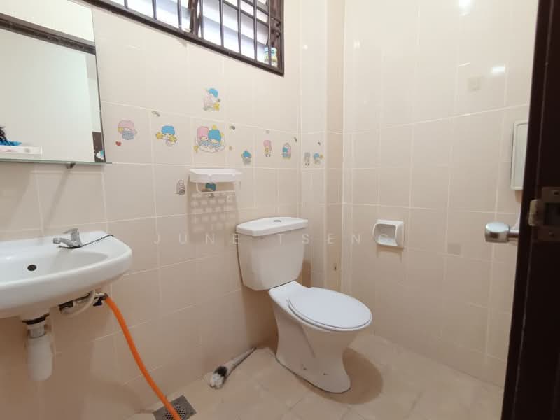 3-storey Terraced House for Sale in Bandar Putra (Kulai) - June Tseng - Bathroom - PropertyGuru.com.my